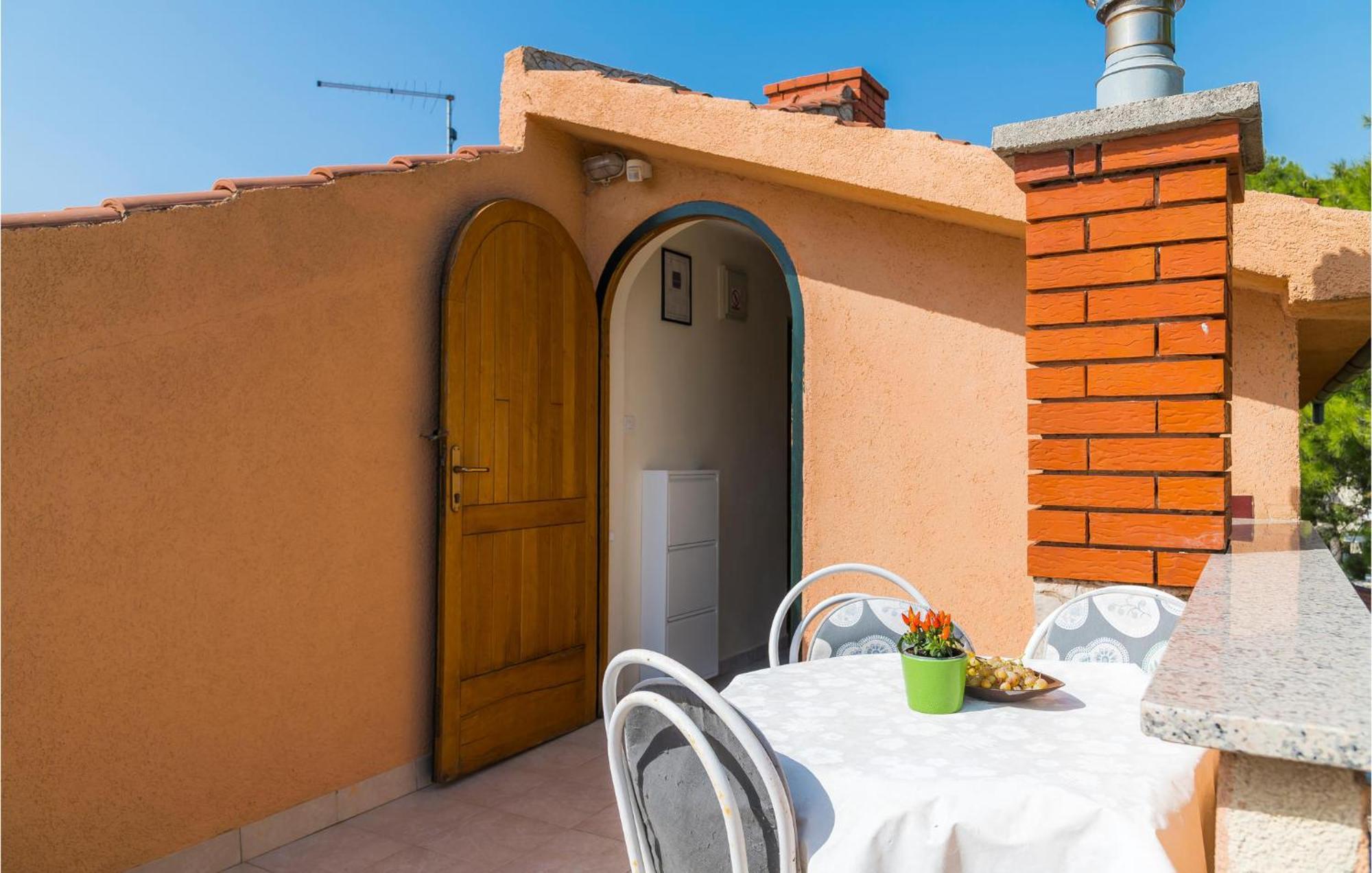 Awesome Apartment In Jadrija With Wifi מראה חיצוני תמונה