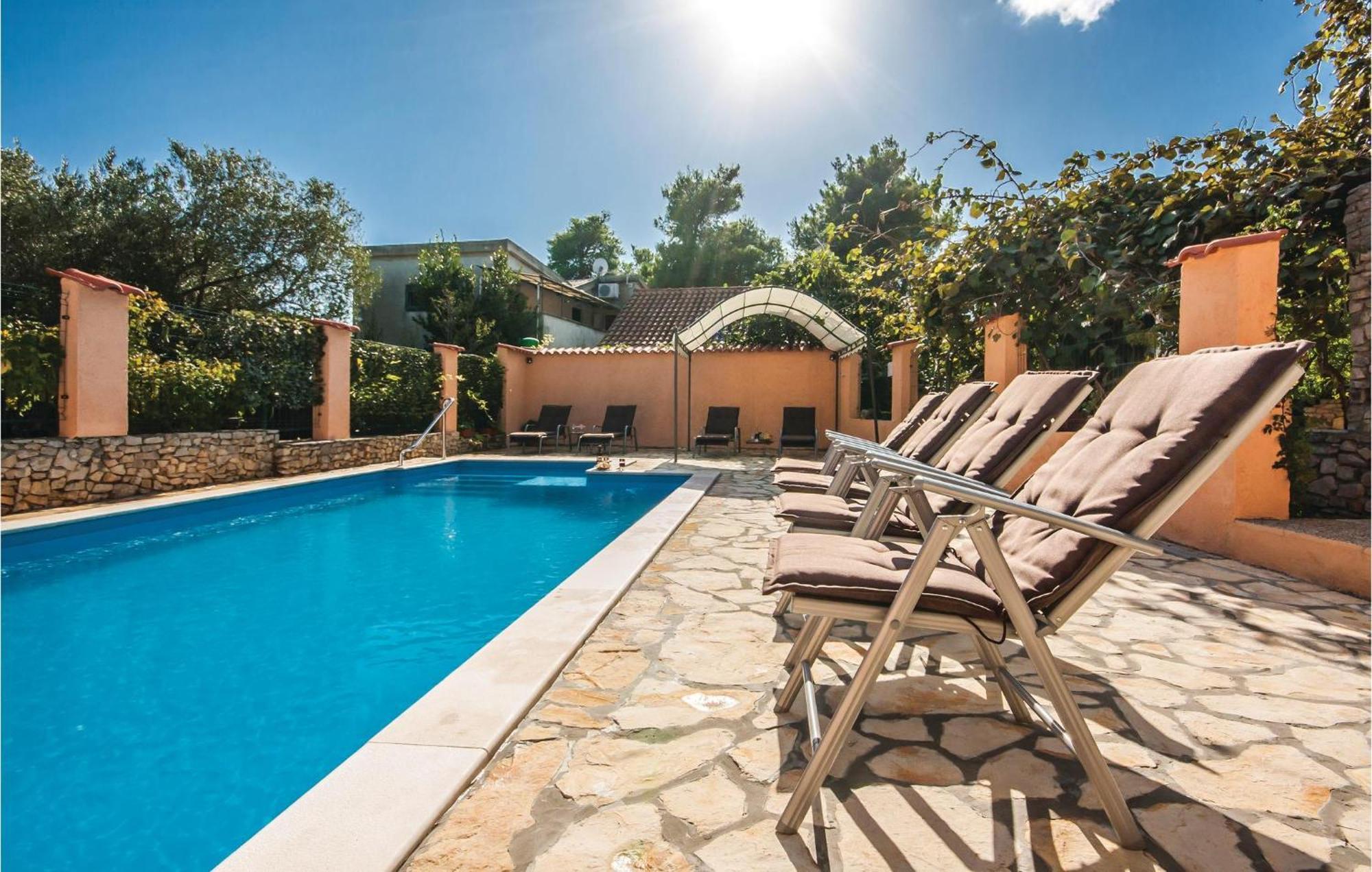 Awesome Apartment In Jadrija With Wifi מראה חיצוני תמונה